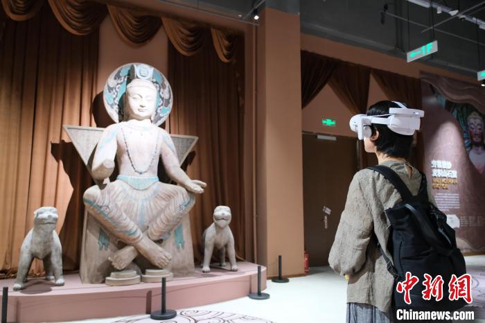 VR观展成常态 数字技术让文物“触手可及”,VR观展成常态 数字技术让文物“触手可及”