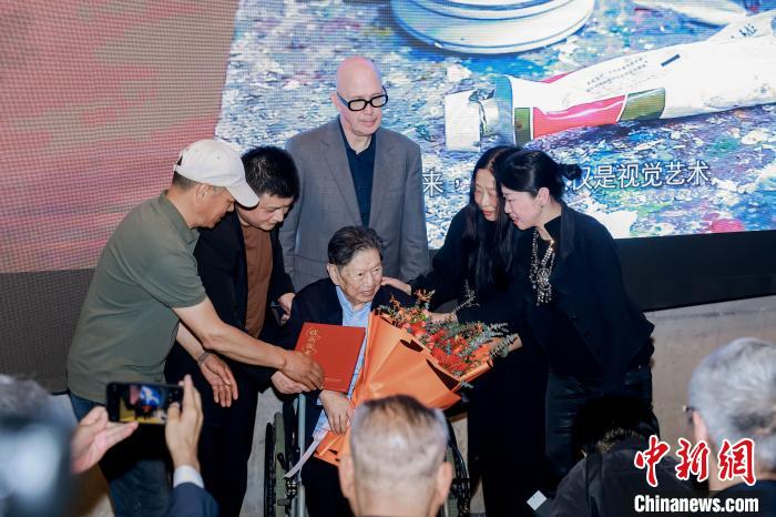 著名油画家、中国美术学院原院长肖峰逝世,著名油画家、中国美术学院原院长肖峰逝世