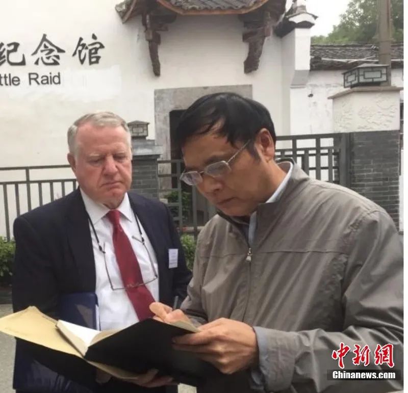 这名美国退役陆军中校为何往来“飞书”580余封中国“寻亲”？,这名美国退役陆军中校为何往来“飞书”580余封中国“寻亲”？