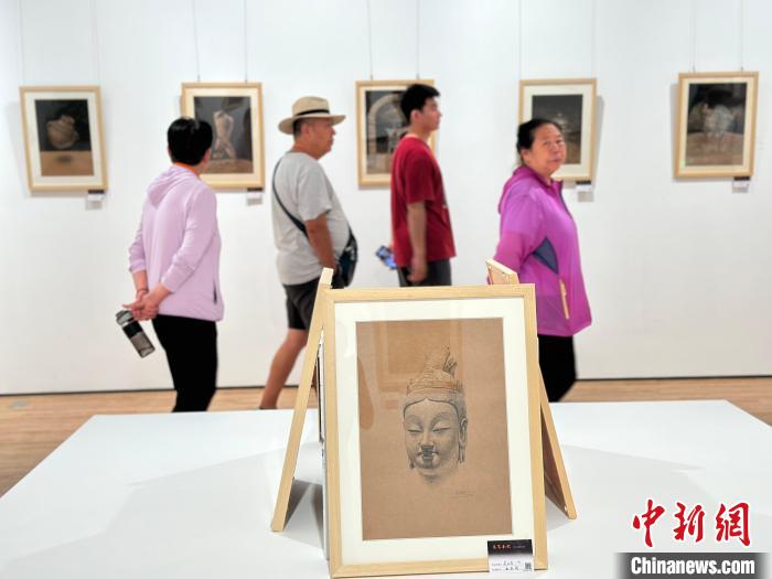 百余幅手绘丝路文物“画像”兰州展出,百余幅手绘丝路文物“画像”兰州展出