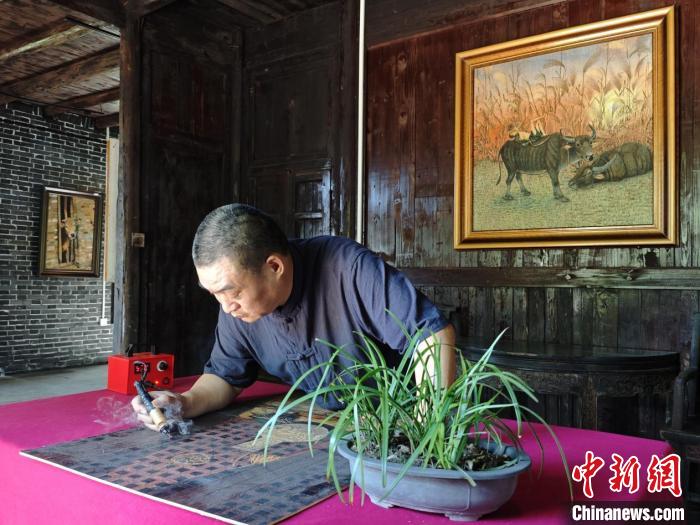江西安福：火笔生万象 烙画传千年,江西安福：火笔生万象 烙画传千年